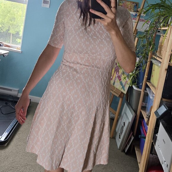 Stunning light pink mini fit & flare dress, white geometrical pattern, size UK10 - Picture 5 of 8